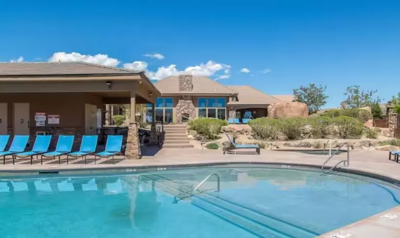 Exterior - 2063 N Coral Ridge Dr, Washington, UT 84780 photo 3 of 4