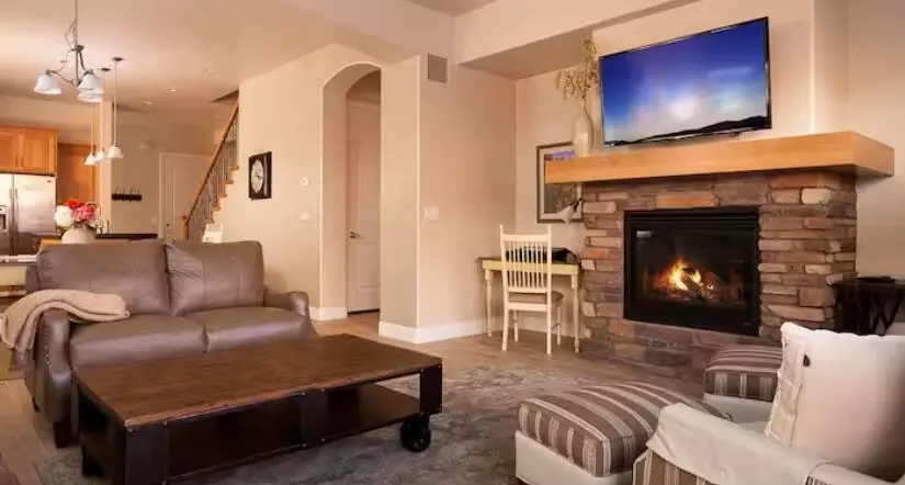 Living - 2063 N Coral Ridge Dr, Washington, UT 84780 photo 1 of 2