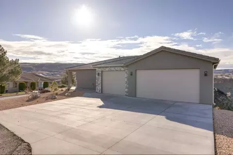 217 W Terrace Cir, Toquerville, UT 84774