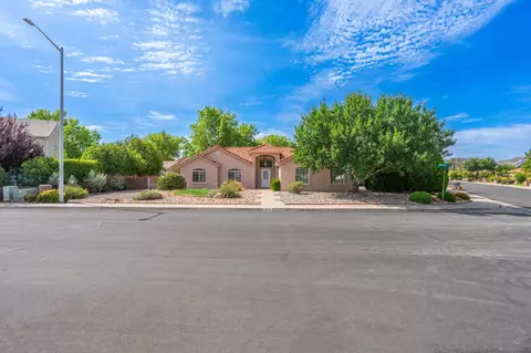 3719 Windmill Dr, Santa Clara, UT 84765