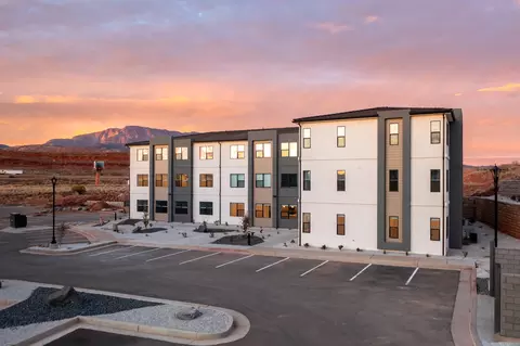 226 N Cliff Side Dr # L105, Hurricane, UT 84737