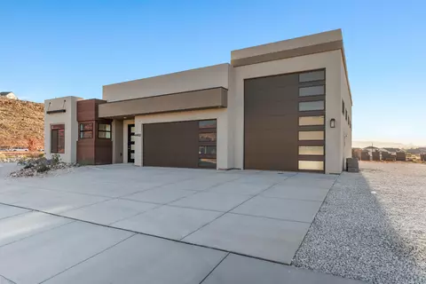 4402 S Parsons Parade Dr, Washington, UT 84780