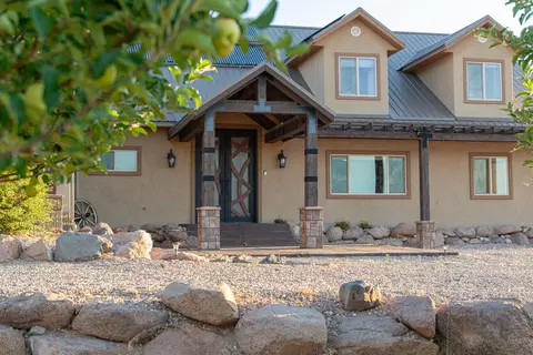 Exterior - 1109 E 400 S, New Harmony, UT 84757 photo 5 of 10