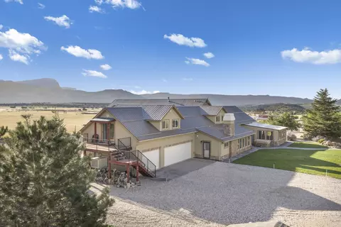 Exterior - 1109 E 400 S, New Harmony, UT 84757 photo 5 of 9