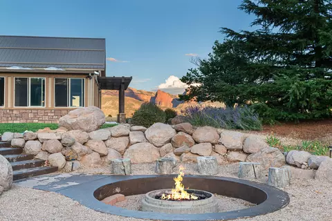 Exterior - 1109 E 400 S, New Harmony, UT 84757 photo 6 of 10