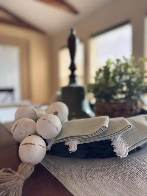 Dining - 1109 E 400 S, New Harmony, UT 84757 photo 1 of 2