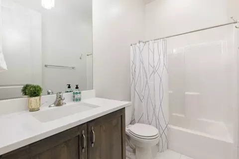 Bath - 3397 E Maple Mountain Dr, Saint George, UT 84790 photo 4 of 7