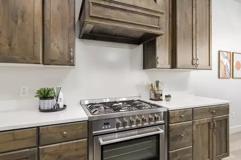 Kitchen - 3397 E Maple Mountain Dr, Saint George, UT 84790 photo 2 of 5