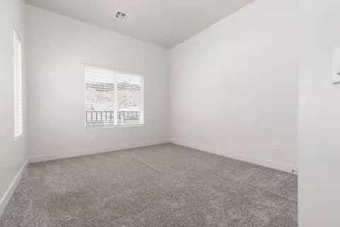Bedroom - 3397 E Maple Mountain Dr, Saint George, UT 84790 photo 4 of 5
