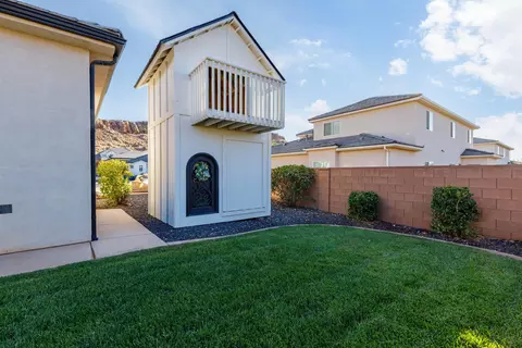 Exterior - 3397 E Maple Mountain Dr, Saint George, UT 84790 photo 4 of 6