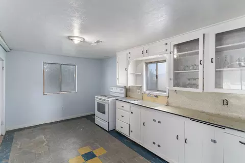 Kitchen - 482 W 100 N, Beaver, UT 84713 photo 2 of 2