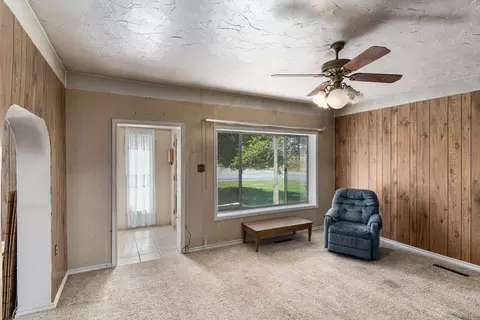 Living - 482 W 100 N, Beaver, UT 84713 photo 5 of 9
