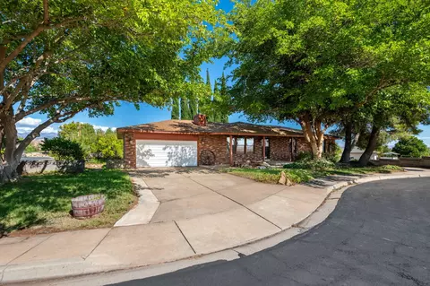 1666 Cinnamon Cir, Santa Clara, UT 84765