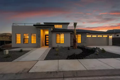 296 E 1100 N, Hurricane, UT 84737