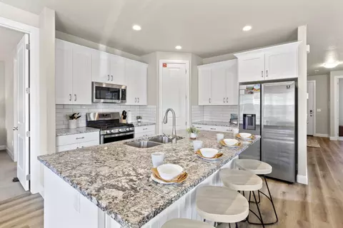 2343 Escondido Dr, Washington, UT 84780 photo 4