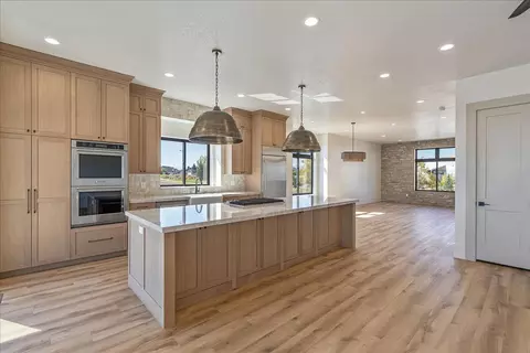 1602 E Center Pointe Dr, Lehi, UT 84043