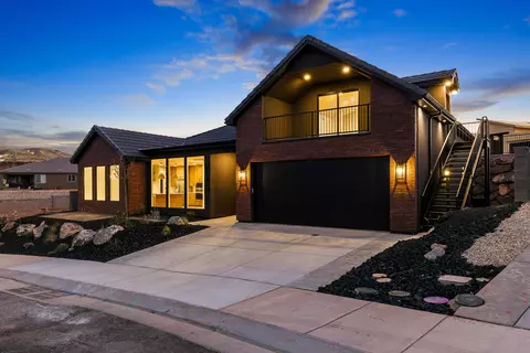 1023 N Falcon Ridge Vw, Hurricane, UT 84737