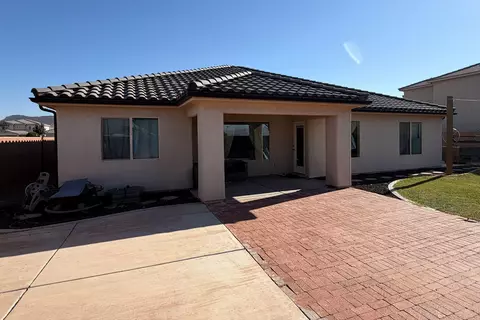 Exterior - 4032 S 890 E, Washington, UT 84780 photo 6 of 10