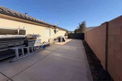 Exterior - 4032 S 890 E, Washington, UT 84780 photo 8 of 10