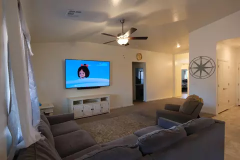 Living - 4032 S 890 E, Washington, UT 84780 photo 3 of 3