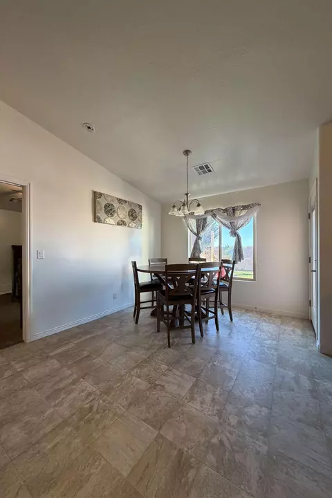Dining - 4032 S 890 E, Washington, UT 84780 photo 2 of 2