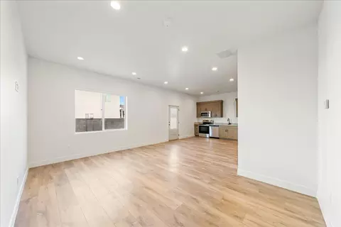 Living - 1491 E Centaurus Way, Washington, UT 84780 photo 6 of 11