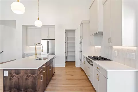 Kitchen - 1491 E Centaurus Way, Washington, UT 84780 photo 4 of 5