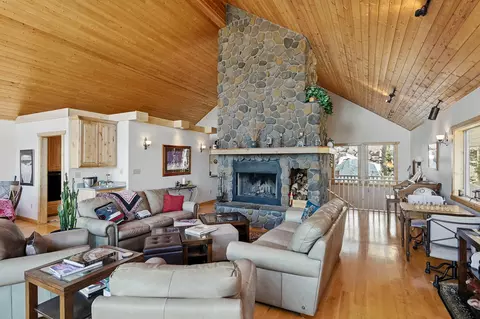 Living - 699 W Hunter Ridge Dr, Brian Head, UT 84719 photo 3 of 7