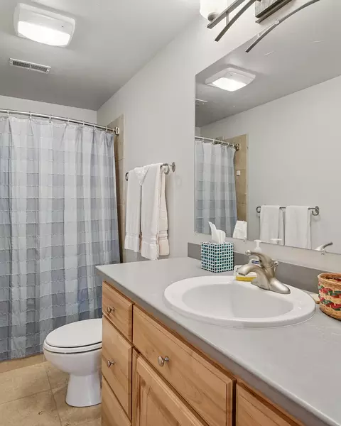 Bath - 699 W Hunter Ridge Dr, Brian Head, UT 84719 photo 6 of 8