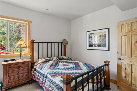 Bedroom - 699 W Hunter Ridge Dr, Brian Head, UT 84719 photo 4 of 11