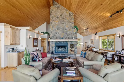 Living - 699 W Hunter Ridge Dr, Brian Head, UT 84719 photo 4 of 7
