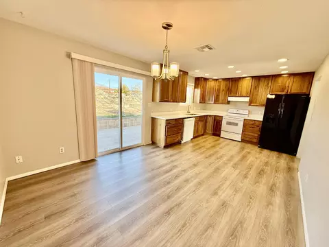 305 E Pectol St, Washington, UT 84780 photo 8