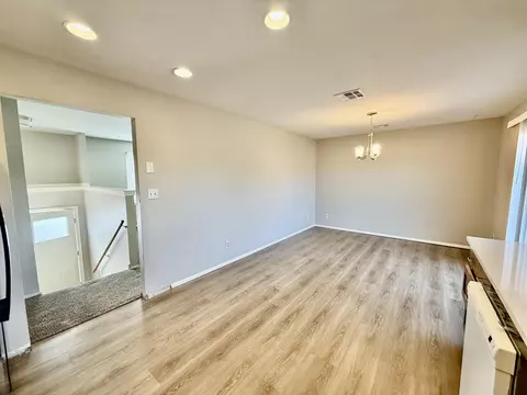 305 E Pectol St, Washington, UT 84780 photo 6