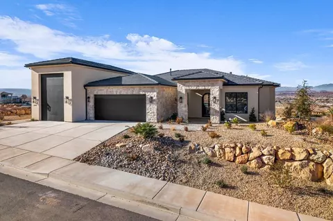 2098 S Pinto St, Washington, UT 84780