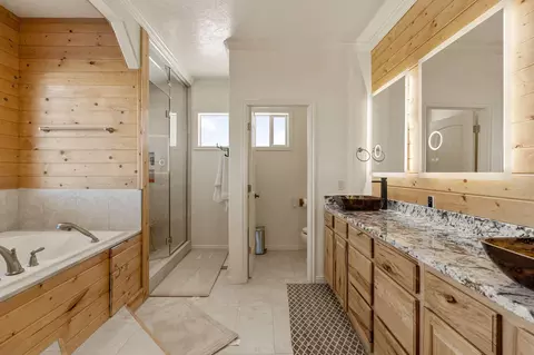 Bath - 327 N Aoki Michi, Brian Head, UT 84719 photo 1 of 10