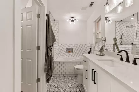 Bath - 851 E Posado St, Ivins, UT 84738 photo 4 of 9