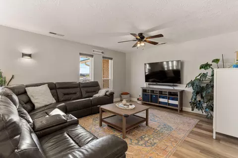 Living - 851 E Posado St, Ivins, UT 84738 photo 3 of 4