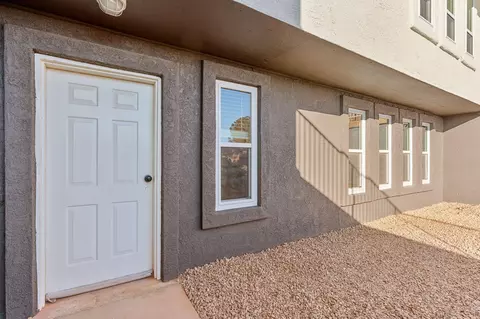 Exterior - 851 E Posado St, Ivins, UT 84738 photo 3 of 10