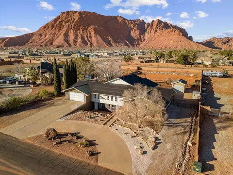 View/Area - 851 E Posado St, Ivins, UT 84738 photo 3 of 10