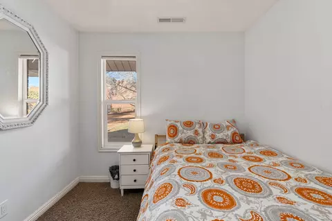 Bedroom - 851 E Posado St, Ivins, UT 84738 photo 2 of 8