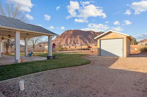 Exterior - 851 E Posado St, Ivins, UT 84738 photo 7 of 10