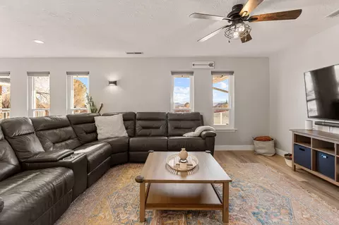 Living - 851 E Posado St, Ivins, UT 84738 photo 2 of 4