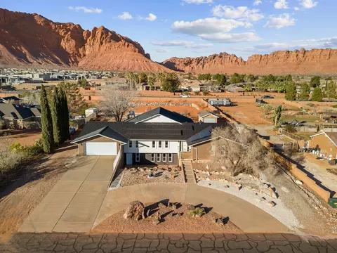 851 E Posado St, Ivins, UT 84738