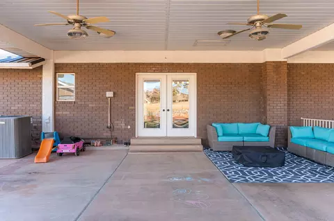 Exterior - 851 E Posado St, Ivins, UT 84738 photo 9 of 10