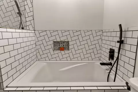 Bath - 851 E Posado St, Ivins, UT 84738 photo 5 of 9