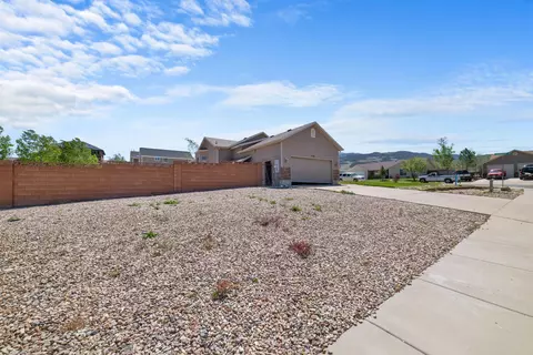 Exterior - 5154 Juniper Ridge Rd, Enoch, UT 84721 photo 7 of 9
