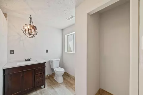 Bath - 5154 Juniper Ridge Rd, Enoch, UT 84721 photo 4 of 5