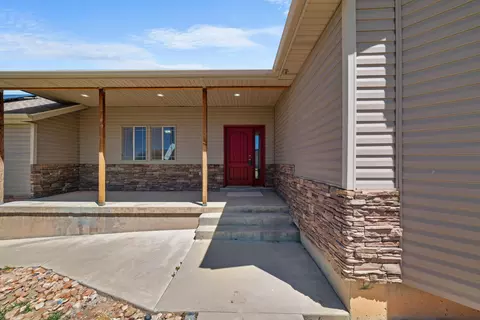 Exterior - 5154 Juniper Ridge Rd, Enoch, UT 84721 photo 6 of 9