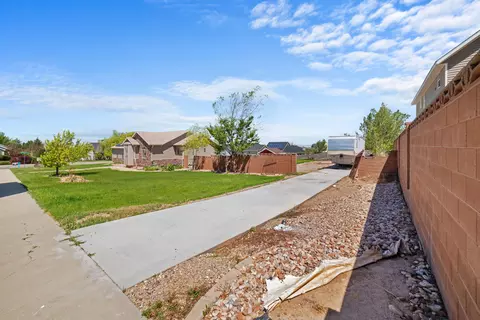 Exterior - 5154 Juniper Ridge Rd, Enoch, UT 84721 photo 5 of 9