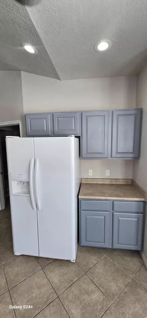 Kitchen - 5154 Juniper Ridge Rd, Enoch, UT 84721 photo 7 of 8